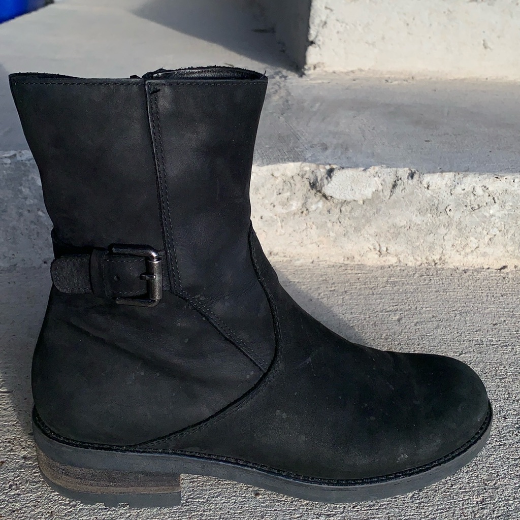 Ladies Lacanadienne Camilla Zip-Up Boots With Buckle On Outside